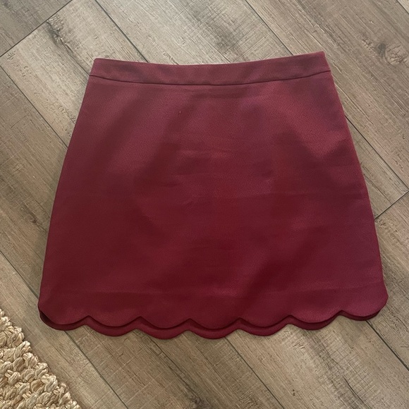 Lush Scalloped MINI Burgundy Skirt size Medium EUC | A-Line Scalloped Hem - Picture 3 of 8